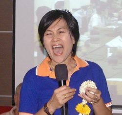 Supimon Pachana, Assistant Vice President - Sales Support ‘warmed’ the PCEC Crowd with an inspiring performance.