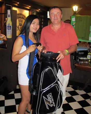 C Flight winner Joachin Oestreicher (right).