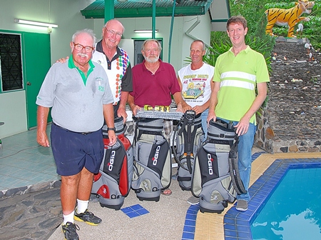 The winning 4-ball with organizer Dave Richardson (left).