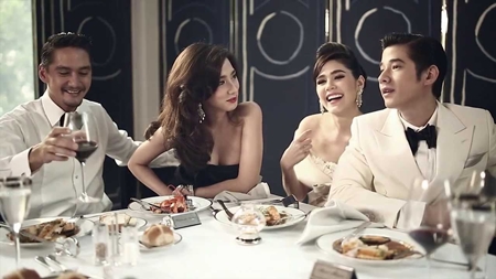 ‘Aum’ Patcharapa Chaichue, ‘Chompoo’ Araya A. Hargate, Ananda Everingham and Mario Maurer star in PACE’s television and Youtube ad for the MahaSamutr project.