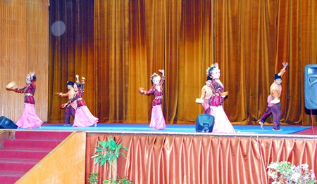 Malaysian dancers.