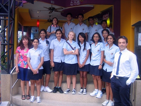 The Year 9 Spanish language students visit Sunrise Tacos in Jomtien.