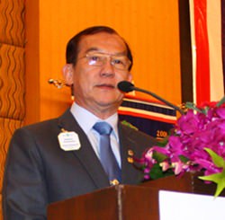 Pakorn Punsema, Council Chairperson MD 310 2012-2013, blesses the new presidents and committee members.