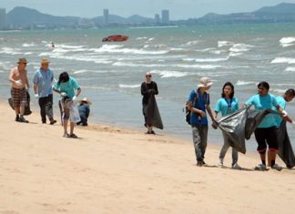The Green Pattaya cleaning crew tackled Jomtien Beach earlier this month.
