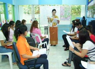 Chinese and English language, as well as customs of other Southeast Asian nations, are now being taught at the new ASEAN Education Center at the Chonburi Non-Formal Education Office.