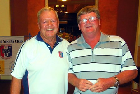 Wayne Cotterell (right) receives the 60/40 prize from Golf Chairman Joe.