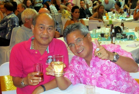Mike (Burapha GC) and Nirand (Green Valley GC) enjoy the evening