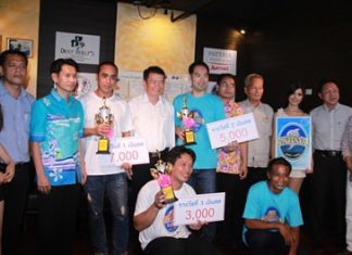 Finalists of the 2013 Pattaya Hotelier Pool Championship pose with tournament organizers and dignitaries at the conclusion of the 2-week event.