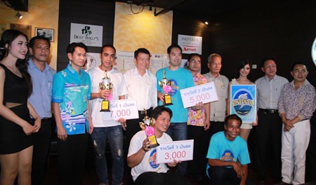 Finalists of the 2013 Pattaya Hotelier Pool Championship pose with tournament organizers and dignitaries at the conclusion of the 2-week event.