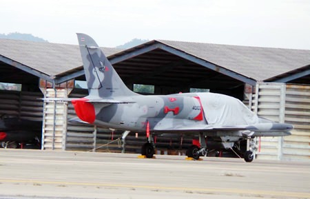 Four weapons specialists were injured during an accident involving ground repair of a L-39ZA/ART training jet at the Royal Thai Air Force base in U-Tapao.