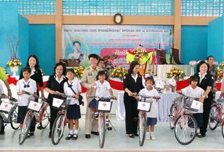 The Rayong Red Cross gave out 10 bicycles to poor children who have to travel far to school.