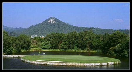 Khao Kheow’s signature hole: the par-3 B8.