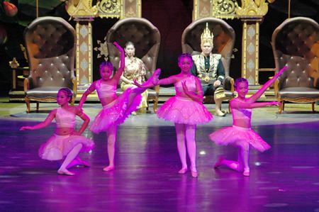 Dancers perform the ballet of The Lady-in-Waiting.