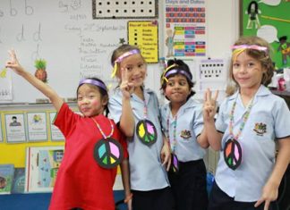 Primary students promoting peace!
