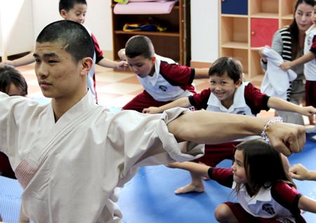 Master Shi Yan Yang teaches at The Regent’s once a week.