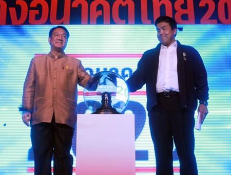 Kittiratt Na Ranong, Deputy Prime Minister and Minister of Finance, and Dr. Chatchart Sittipan, Minister of Transport, co-chair the opening ceremony for the “Building the Thai Future for 2020” Road Show at the Pattaya Exhibition And Convention Hall.