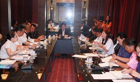 Rattanachai Sutidechanai (center), chairman of Pattaya City Council’s Tourism and Sports Committee, leads a budget meeting for 2014 tourism events.