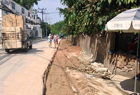 Local residents are fed up with a seemingly endless resurfacing cycle of Naklua Sois 16-18.
