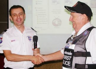 PCEC Board member Hawaii Bob (right) welcomes to Pattaya City Expats Club his boss, Wayne Walton, Group Leader of the Foreign Tourist Police Assistance (FTPA) unit in Pattaya.