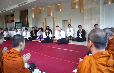 Dominique Ronge (center) GM of the Centara Grand Pratamnak Resort Pattaya, along with Chananchida Wongsa-ard (center, left), Sales and PR manager of the Centara Grand Resort and Spa and other staff take part in the blessing ceremony of the Centara Grand Phratamnak Resort Pattaya.