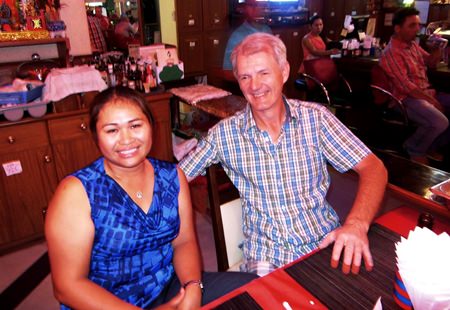 Chura Srinual (left) was the winner of the Ladies Flight.