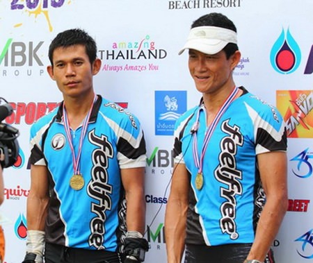 Race winners Saman Gunan and Jantaraboon KiangchaiPaiphana.