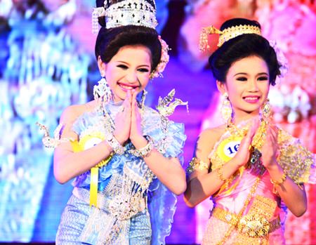 Fahprathan Polaaharn (left) won the Nu Noi Noppamas contest at Bali Hai pier, plus two more awards for best dress and most talented. Finishing 1st runner-up was Lolna Chairat (right).