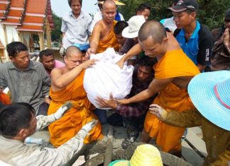 Precious items collected are added to the statue.