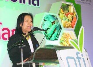 National Food Institute Deputy Director Orawan Kaewprakaisaengkul launches the Thai Food to the World” fair at Central Festival Pattaya Beach.