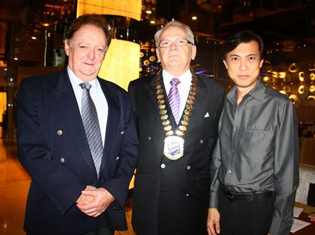 (L to R) Allan Riddell, Director of the South African Chamber of Commerce, Andrew Wood, President of Skål International Thailand, and Pichai Visutriratana, Director of Worldwide Destinations Asia.