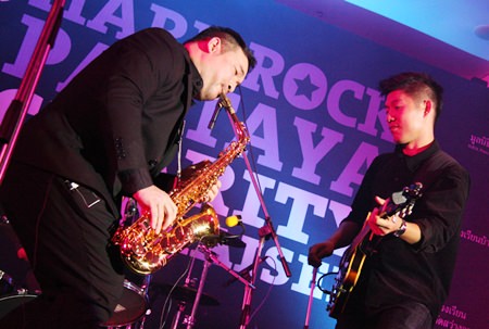 Koh Mr. Saxman gives an incredible performance.