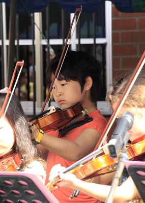 Primary musicians supply the perfect background music to a brilliant day!