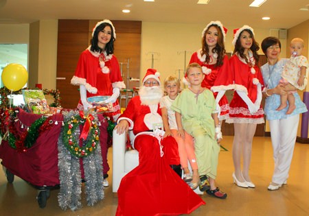 Santa Claus and his helpers once again made their annual pre-Christmas trip to Bangkok Hospital Pattaya to cheer up the little ones who might be feeling a little bit blue, so far away from home.  At this holiday time of warmth and happiness, the Pattaya Mail team wishes everyone a Merry Christmas. May there be peace on earth and goodwill towards all.
