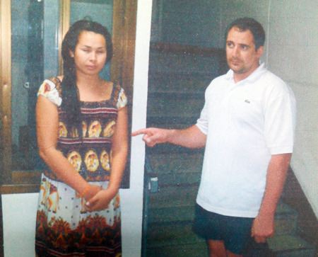 Evengy Gerasimenko (right) identifies Kiattisak Phaphakdee (left) as the transvestite that drugged and robbed him.