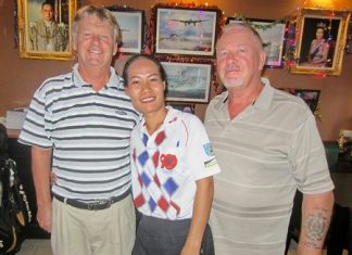 Elphick blows hot on a cold day at Greenwood Steve Hamstad & Barry Elphick with one of Bert’s ‘finest’.