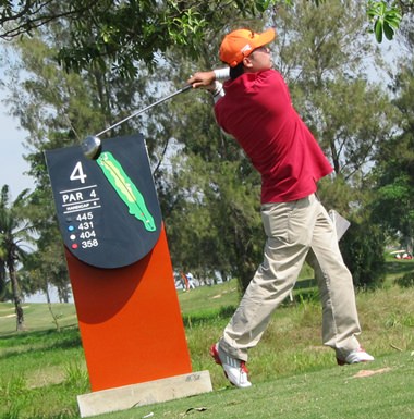 No holding back on this par-4.