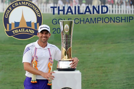 Spain’s Sergio Garcia poses with the Thailand Golf Championship trophy following his victory at Amata Spring Country Club in Chonburi, Sunday, Dec. 15. (Photo/Colin Dunjohn, Thailand Golf Champonship)