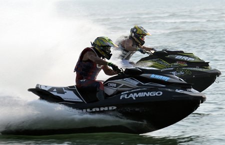 Chokutit Molee (foreground) battles for supremacy with Britain’s James Bushell.