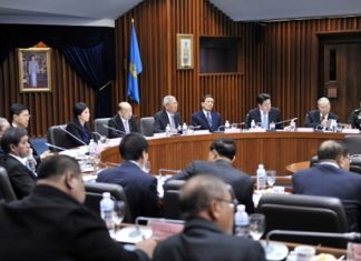 PM urges opposition to express its opinion by voting