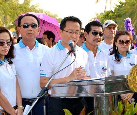 Pattaya Business & Tourism Association President Sinchai Wattanasartsathorn says, “If we cooperate and help each other enforce the parking regulations, I can assure everybody that Pattaya can change for the better.”