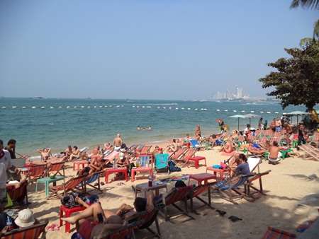 Area beaches are once again full, in part due to many people escaping the “shutdown” in Bangkok. With Bangkok under siege from anti-government protestors, Pattaya is seeing a tourist resurgence, as Thais and foreigners flee the capital for the Eastern Seaboard.