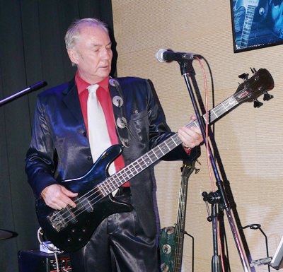 Tony Stevens, long time bass player with Foghat, plays the blues for Slow Ride.