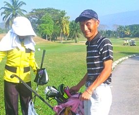 Mulberry for the Valley & Newbert for the Medal Kenny Aihara and caddy getting ready for battle.