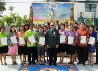 Awards for outstanding sports achievements were presented at the Chonburi Institute of Physical Education ninth anniversary celebration.