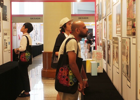 ADFEST 2014 delegates examining exhibits.