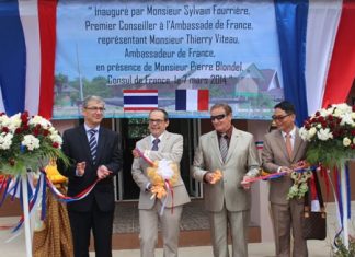 CPDC opens French-sponsored office building The ribbon cutting was performed by (from left) Consul Pierre Blondel, Premier Counselor Sylvain Fourriere, Jean Gral and Rapnarong Seekaew.