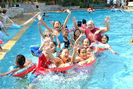 The children are having great fun playing in the Royal Varuna Pattaya pool.