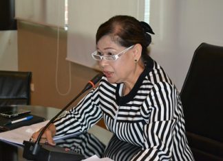Jintana Maensurin, director of the Pattaya Education Department, solicits plans to outline projects and budgets for a three-year plan.