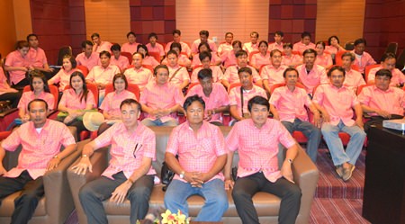 About 50 employees from Uthai Thani visited Pattaya to study management and administrative processes.
