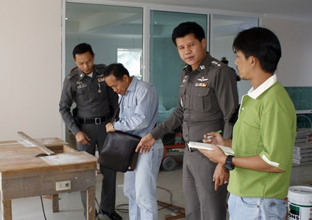 Pol. Col Supachai Puikaewkam (2nd left) is spending his own money to upgrade Pattaya Police Station.